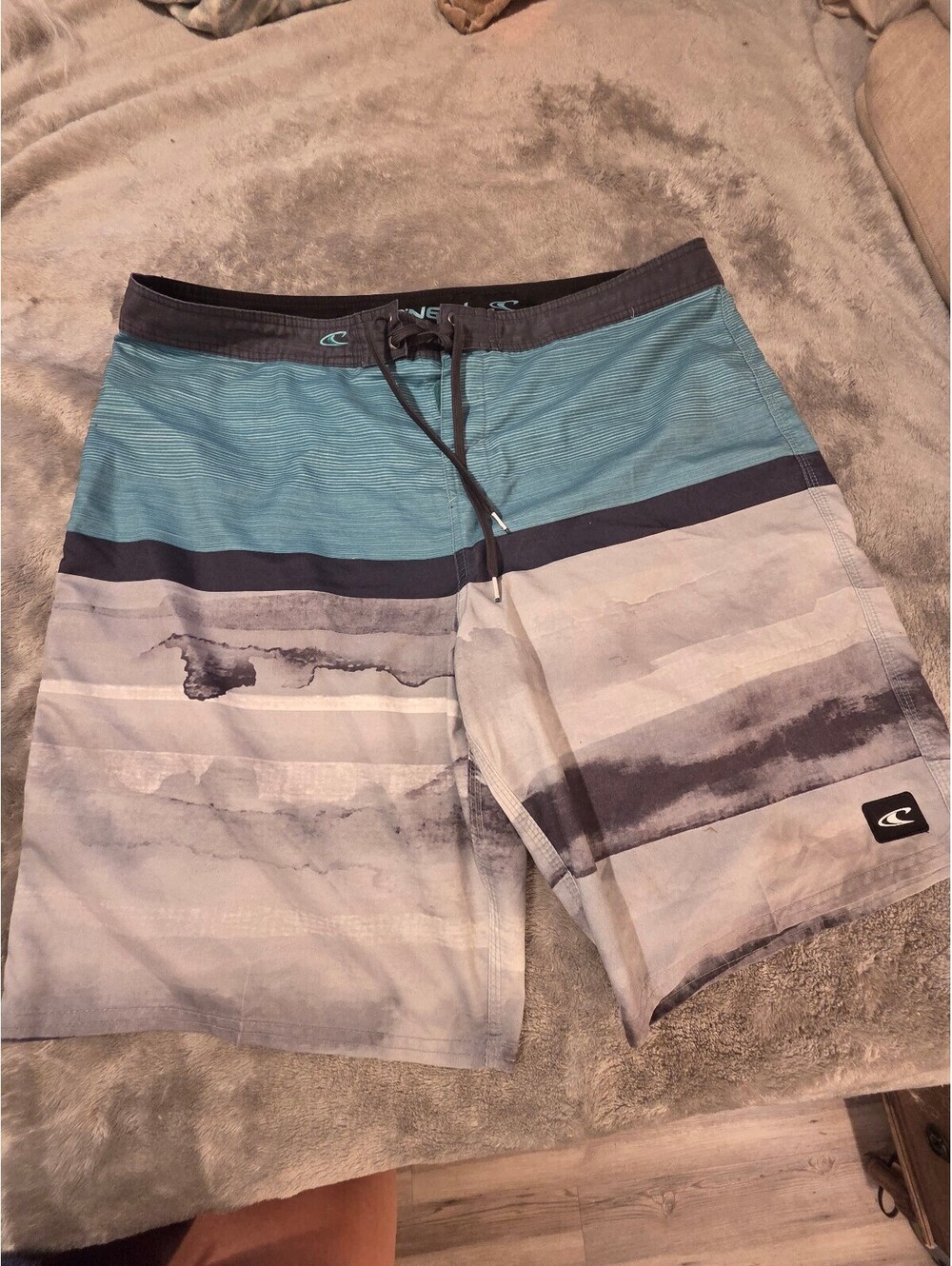 O'Neill Men's Blue and Gray Striped Board Shorts Size AD 40